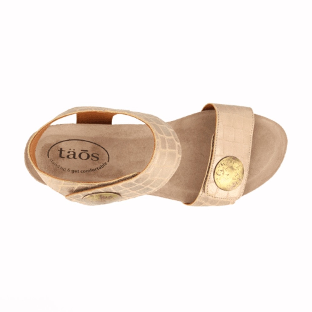 🆕 Taos Footwear Tan and Gold Sandals with Cushioned Footbed